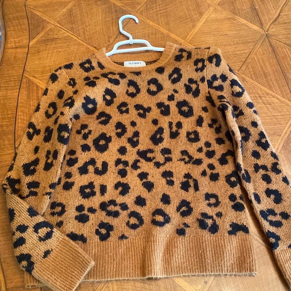 Old navy leopard print sweater XS